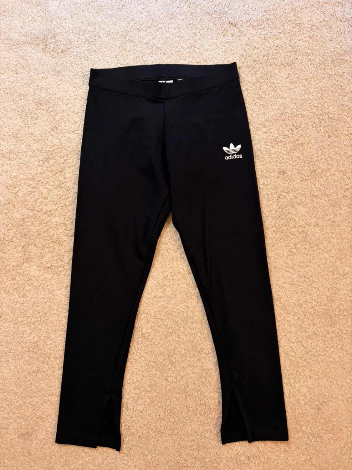 🏃‍♀️ Legging Adidas Taille S - Parfait pour le Sport