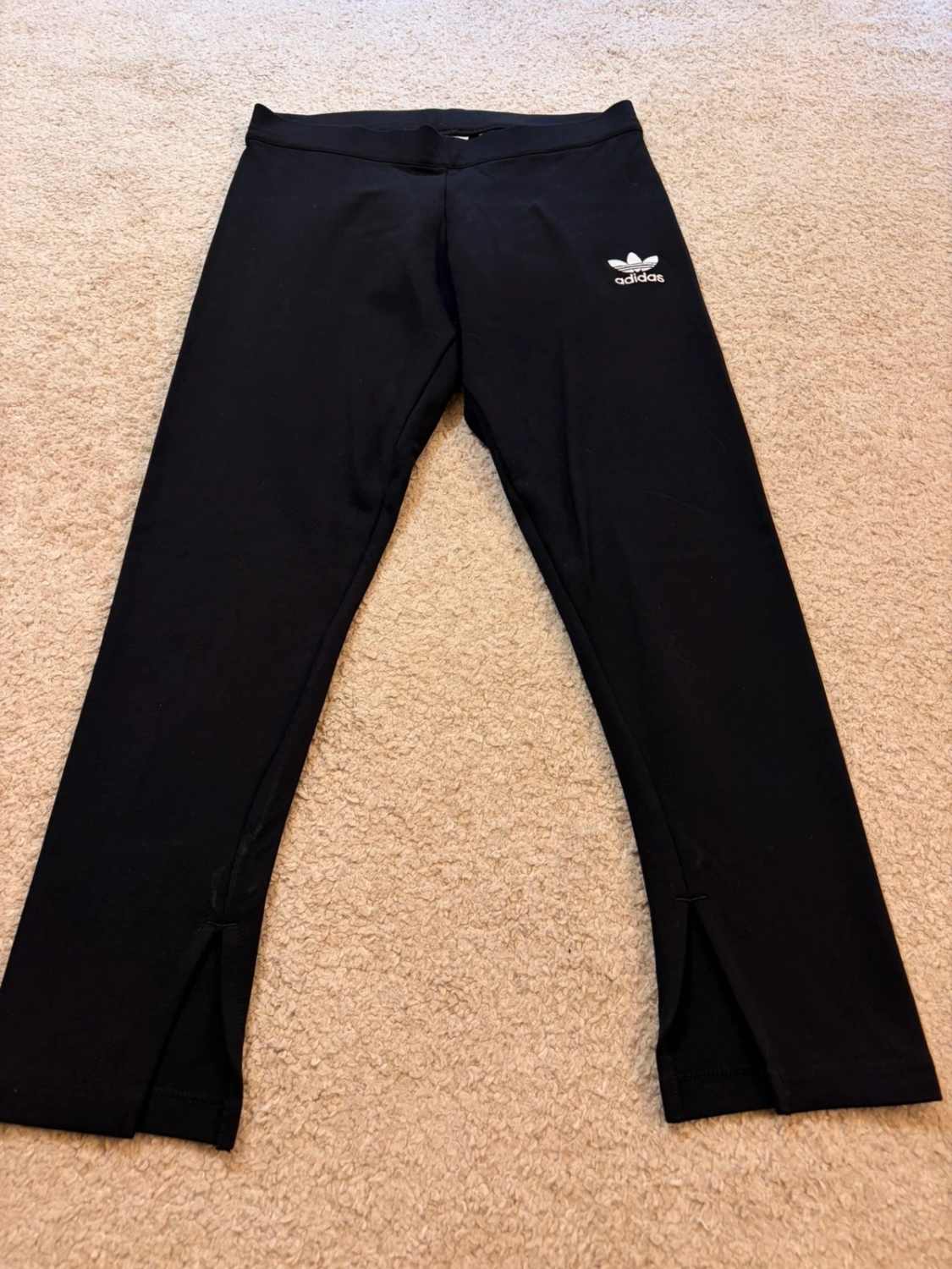 🏃‍♀️ Legging Adidas Taille S - Parfait pour le Sport