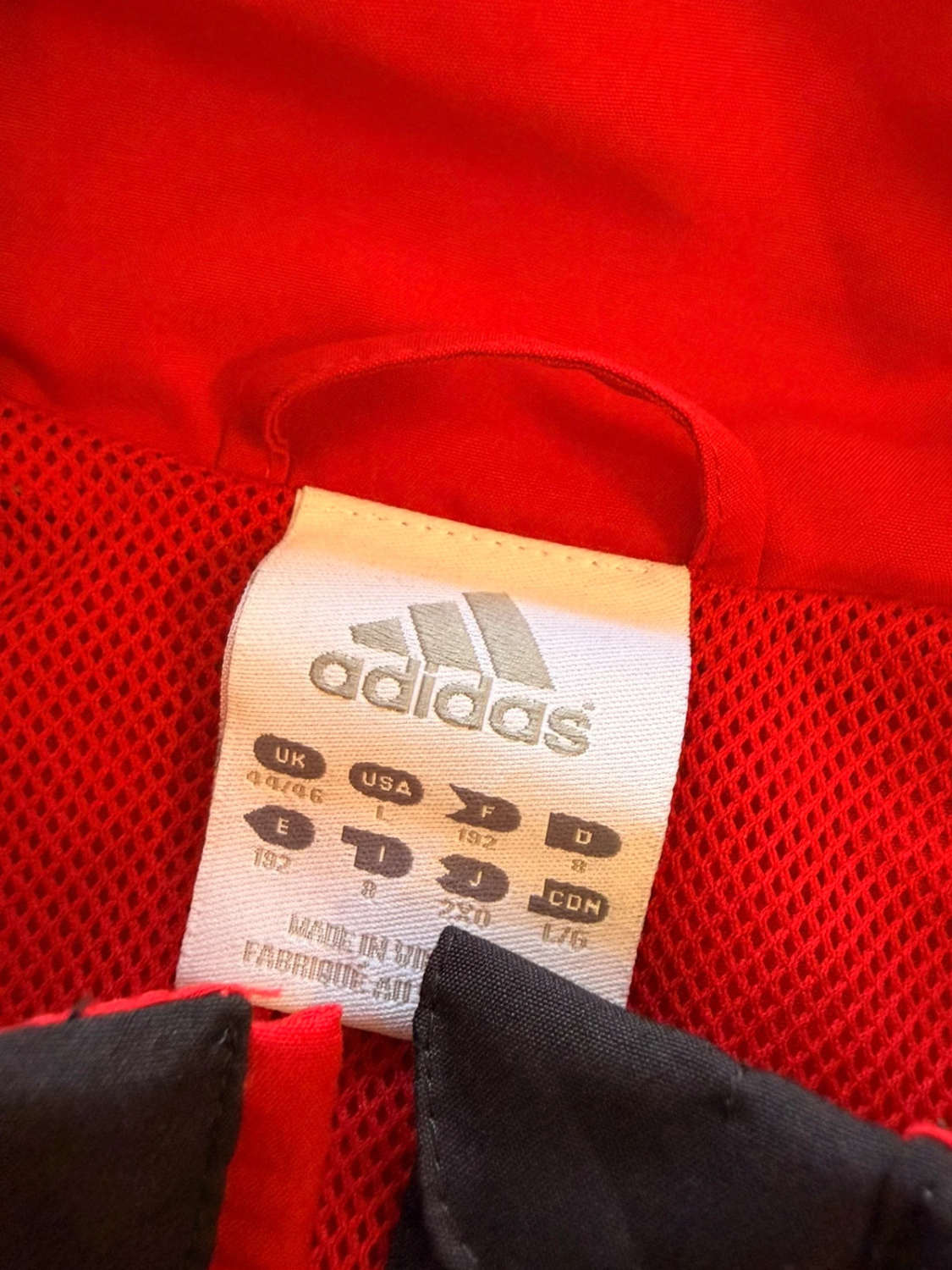 🏉🔴 Veste Adidas A.S. Rugby Milano Rouge/Noir - Esprit Sportif & Collector