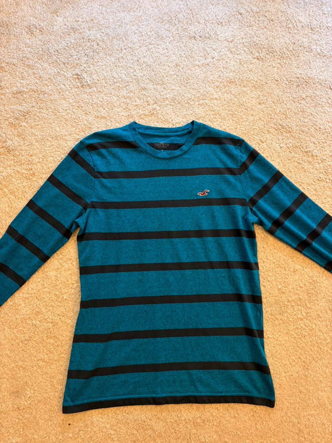 🔵 T-shirt Hollister Manches Longues à Rayures Bleu/Noir - California Cool