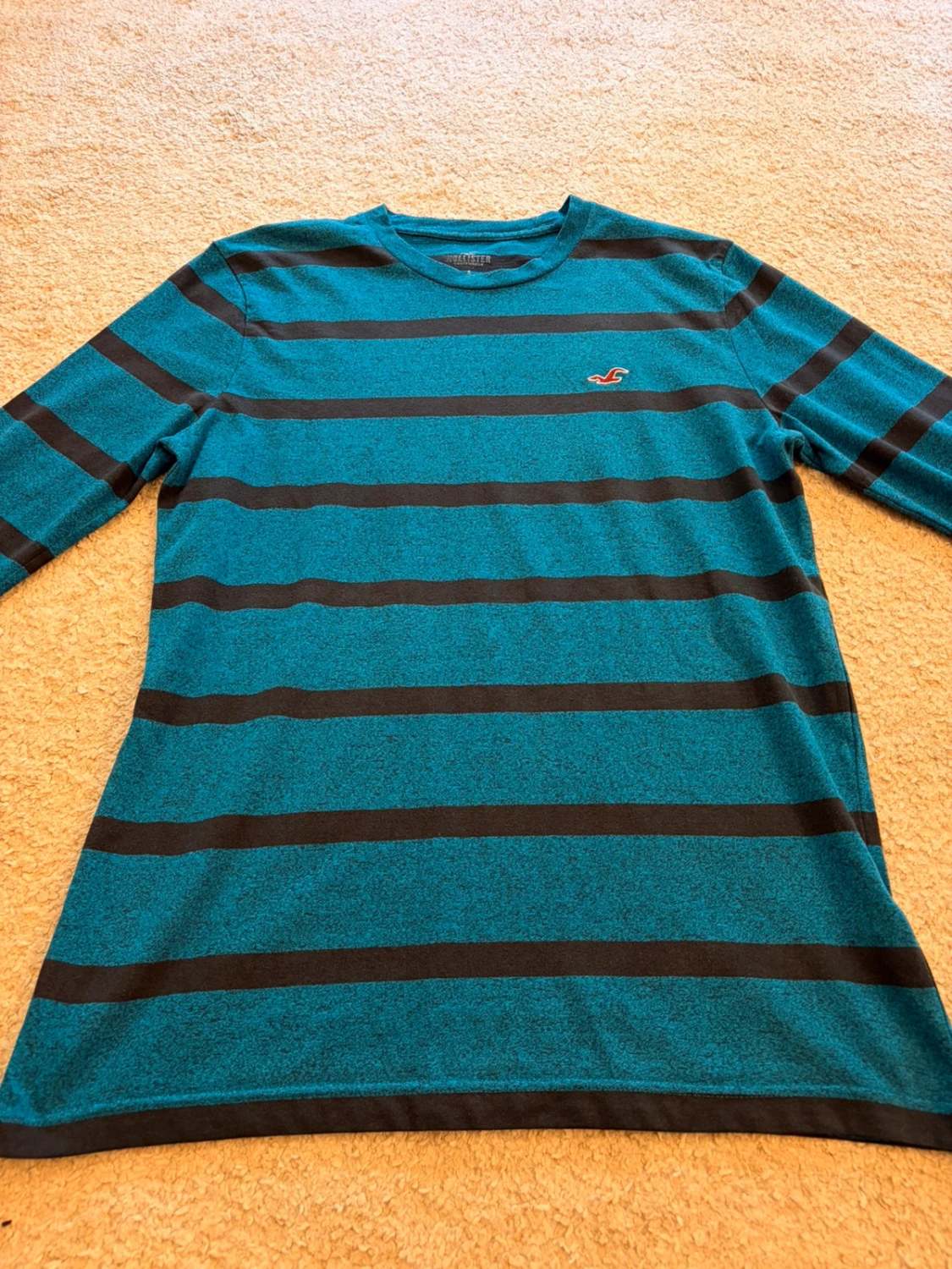 🔵 T-shirt Hollister Manches Longues à Rayures Bleu/Noir - California Cool
