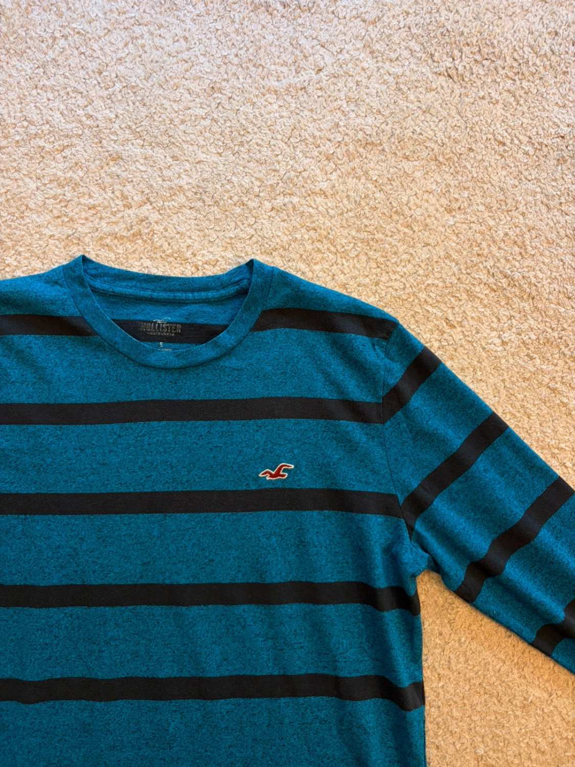 🔵 T-shirt Hollister Manches Longues à Rayures Bleu/Noir - California Cool