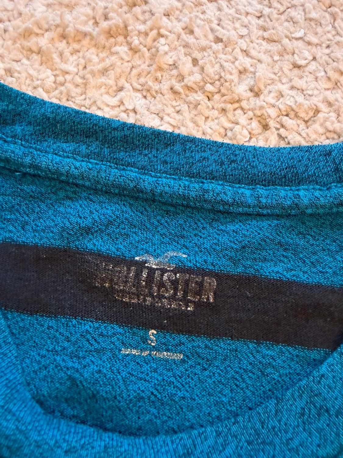 🔵 T-shirt Hollister Manches Longues à Rayures Bleu/Noir - California Cool