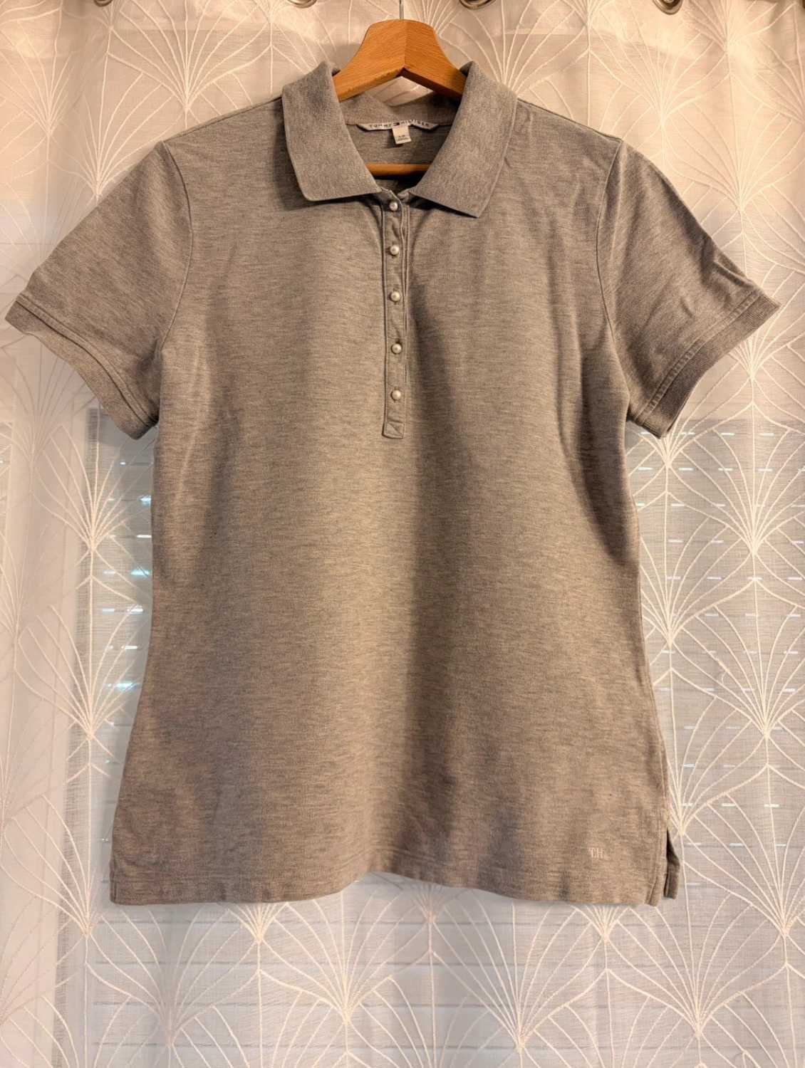 👚Polo Tommy Hilfiger Gris - Coupe Féminine & Élégante