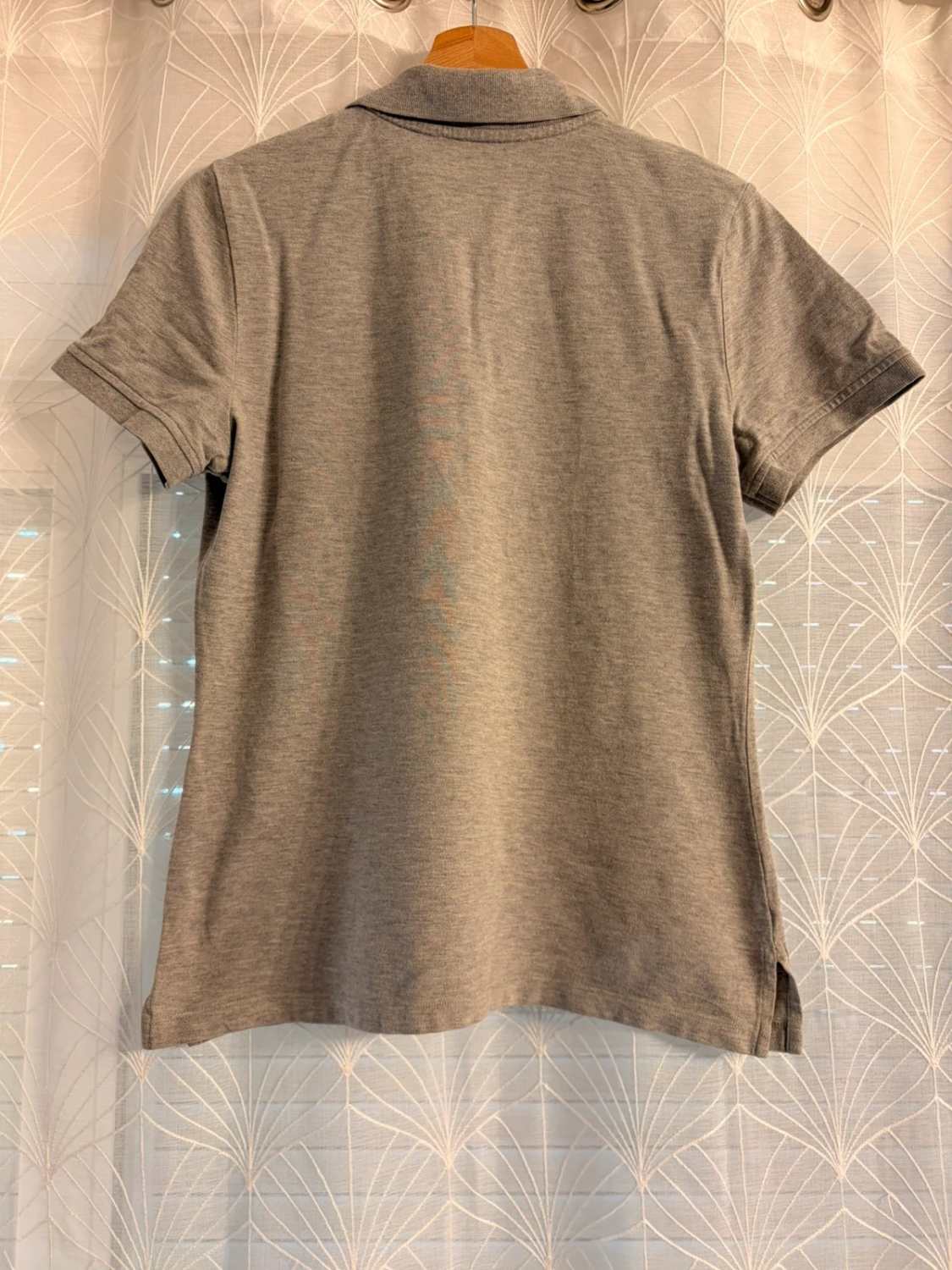 👚Polo Tommy Hilfiger Gris - Coupe Féminine & Élégante