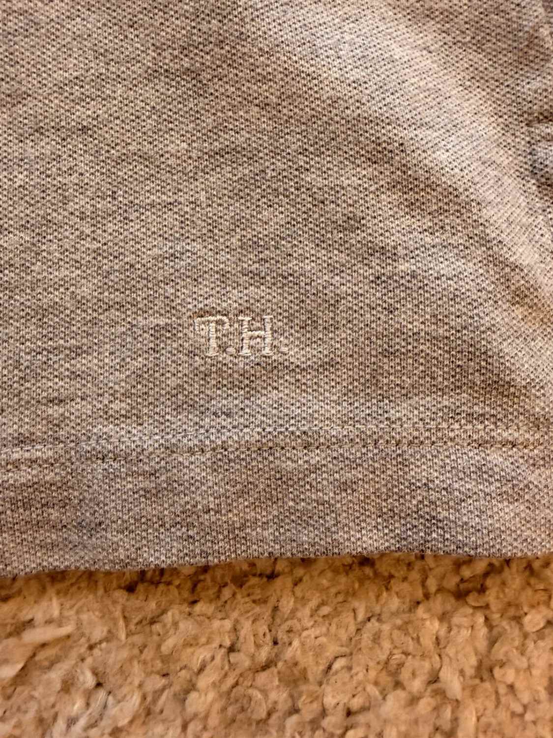 👚Polo Tommy Hilfiger Gris - Coupe Féminine & Élégante