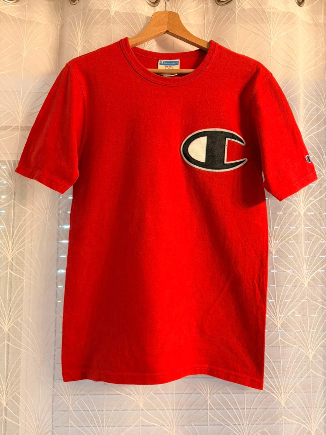 🏆 T-shirt Champion Rouge Logo Brodé - Classique & Authentique