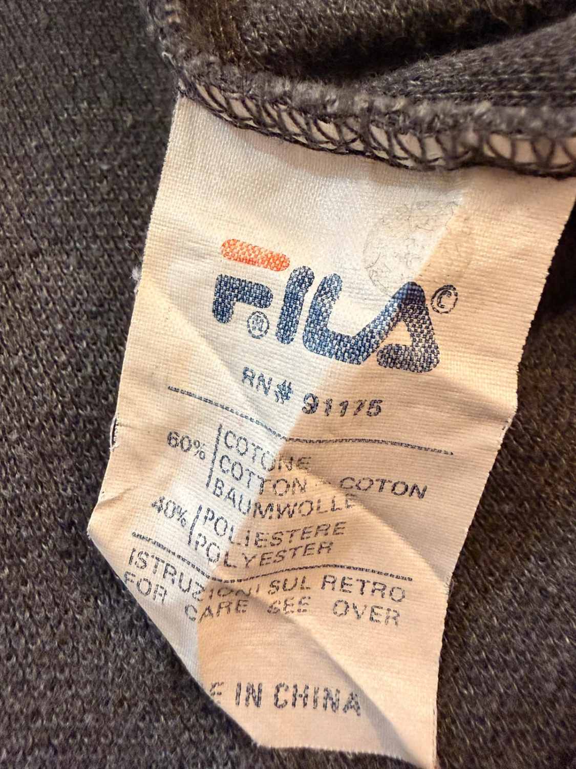 🖤 Polo Fila Gris Foncé - Coupe Large & Performant