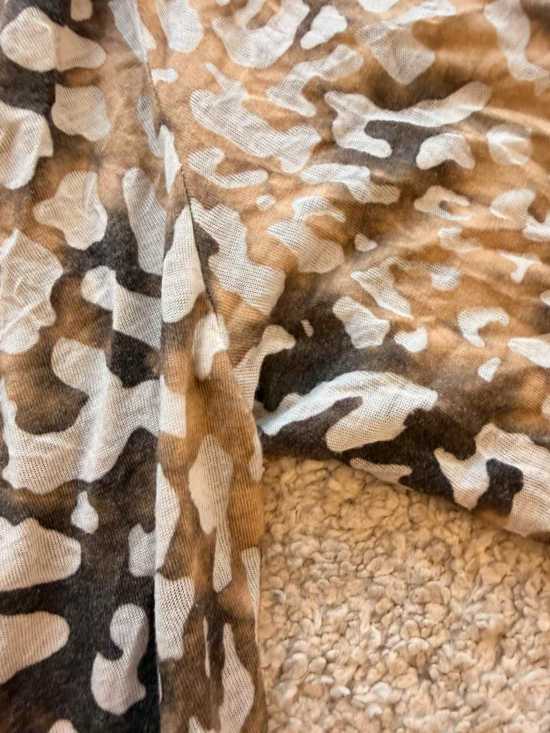 Blouse Guess Beige à Motif Léopard - Sauvage & Sensuelle