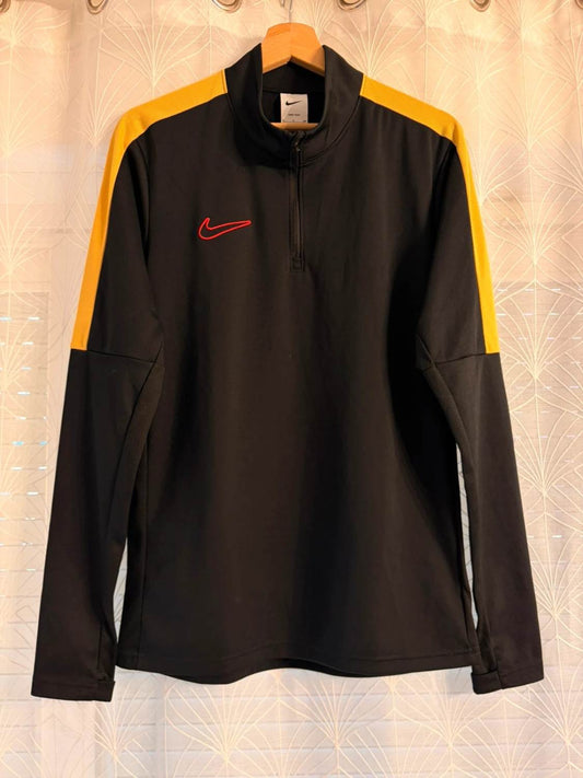 🖤 Veste Nike Dri-FIT Noir/Jaune - Performance & Style Sportif