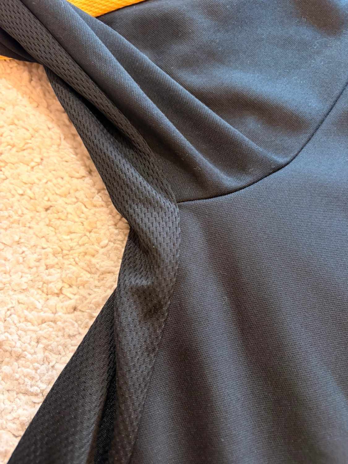 🖤 Veste Nike Dri-FIT Noir/Jaune - Performance & Style Sportif