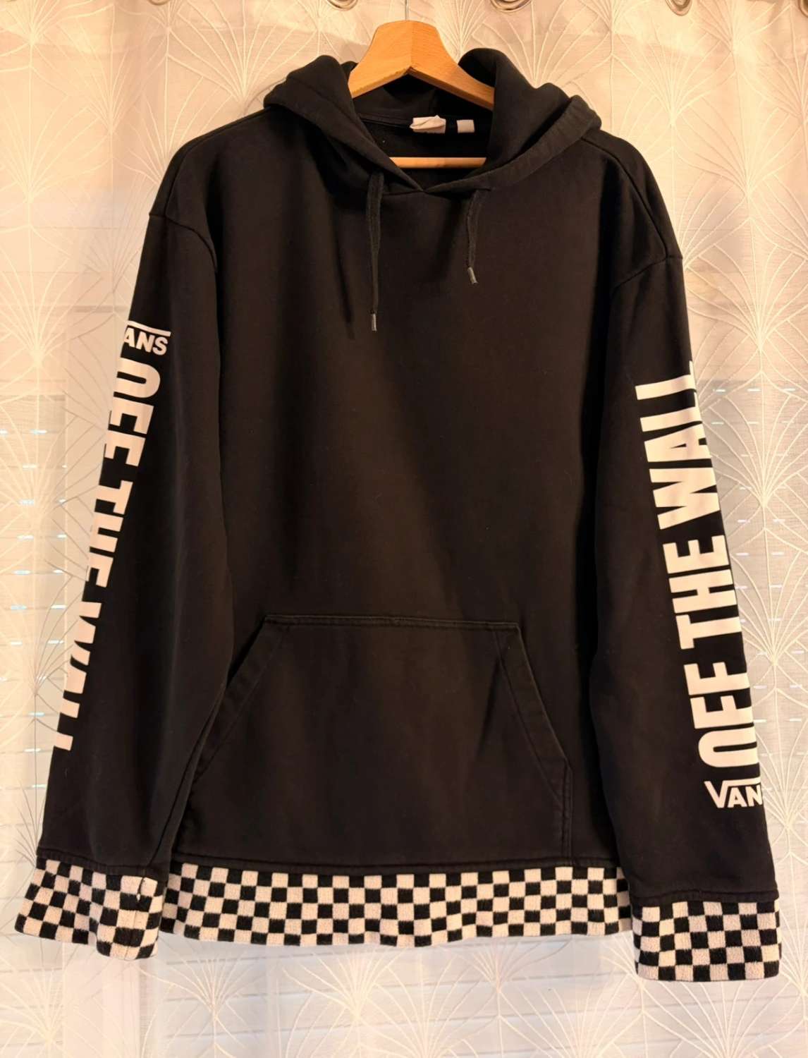 🖤🤍 Pull Vans à Capuche Noir - Streetwear & Confort