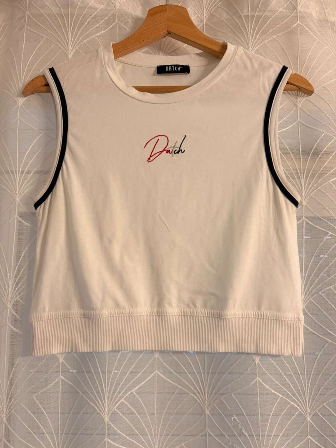 Datch Court Sans Manches Blanc - Minimaliste & Sensuel