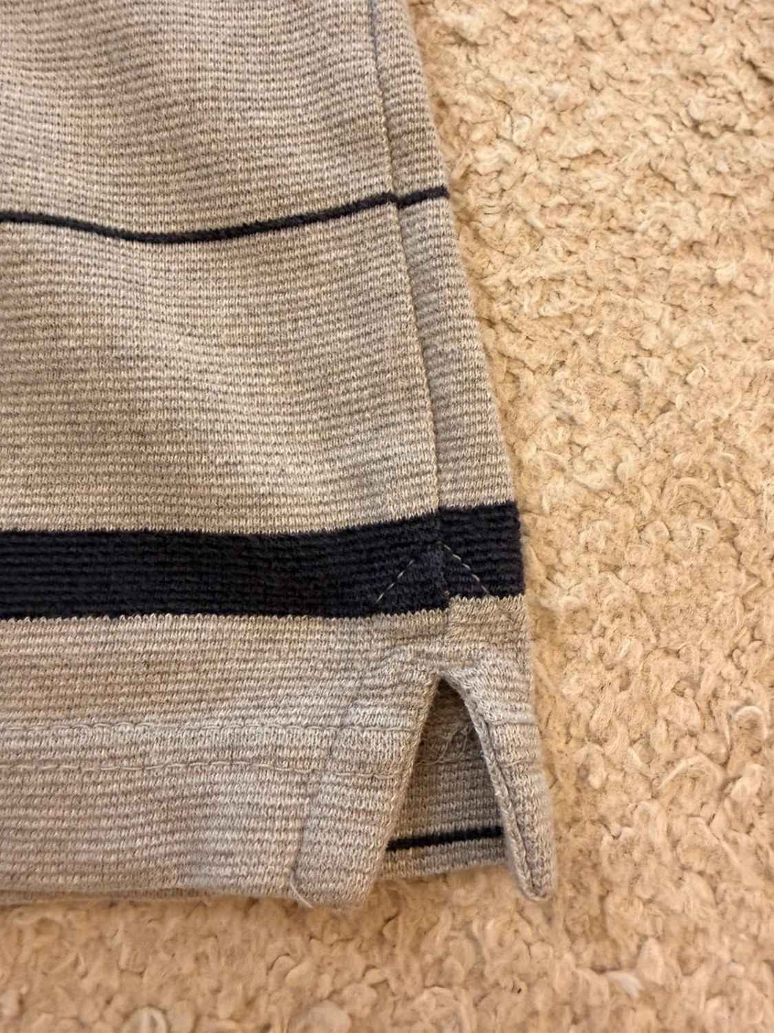 Polo Chaps by Ralph Lauren à Rayures Gris/Marine - Élégance Discrète