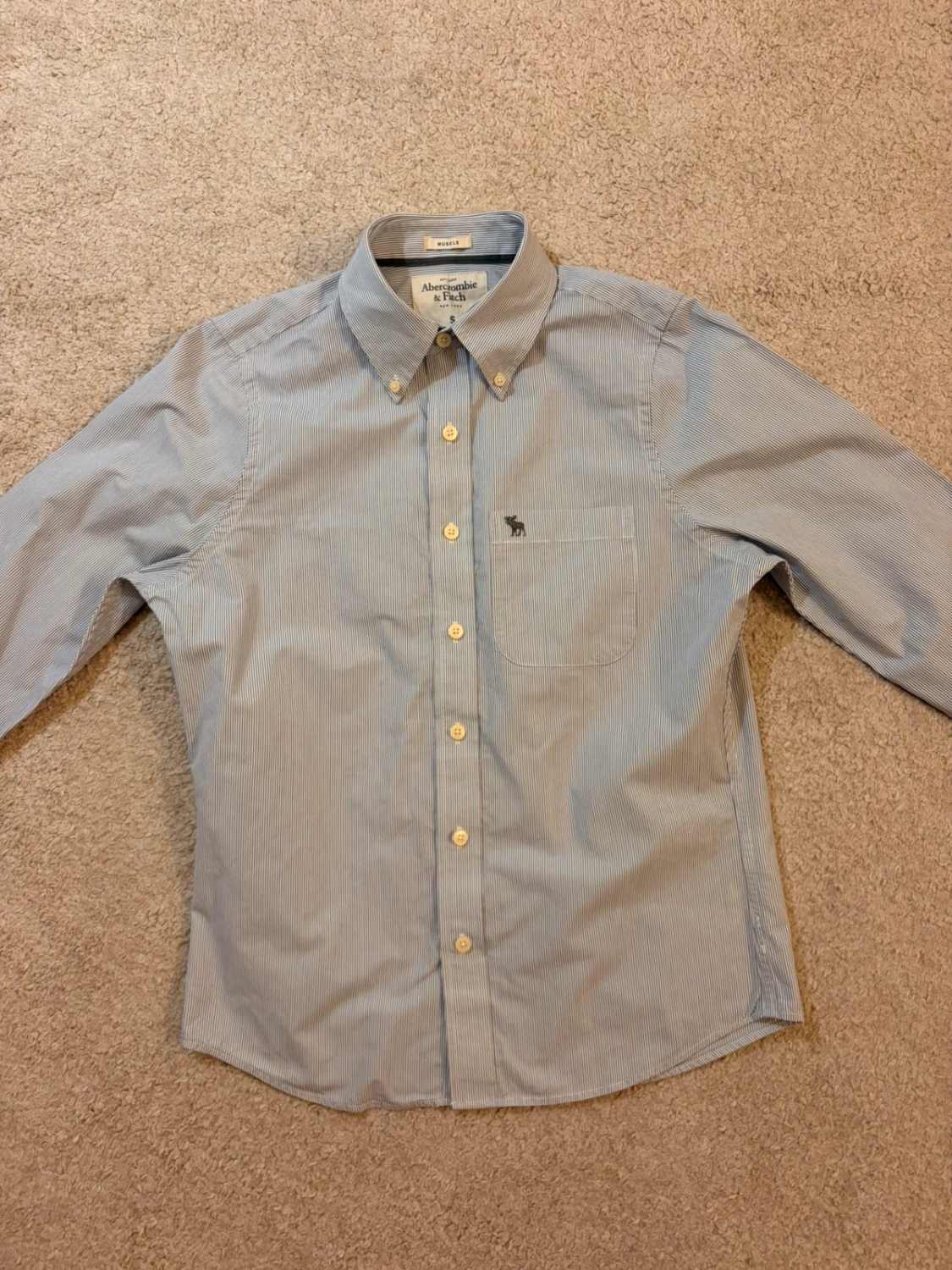 🔵 Chemise Abercrombie & Fitch à Rayures - Élégance Décontractée