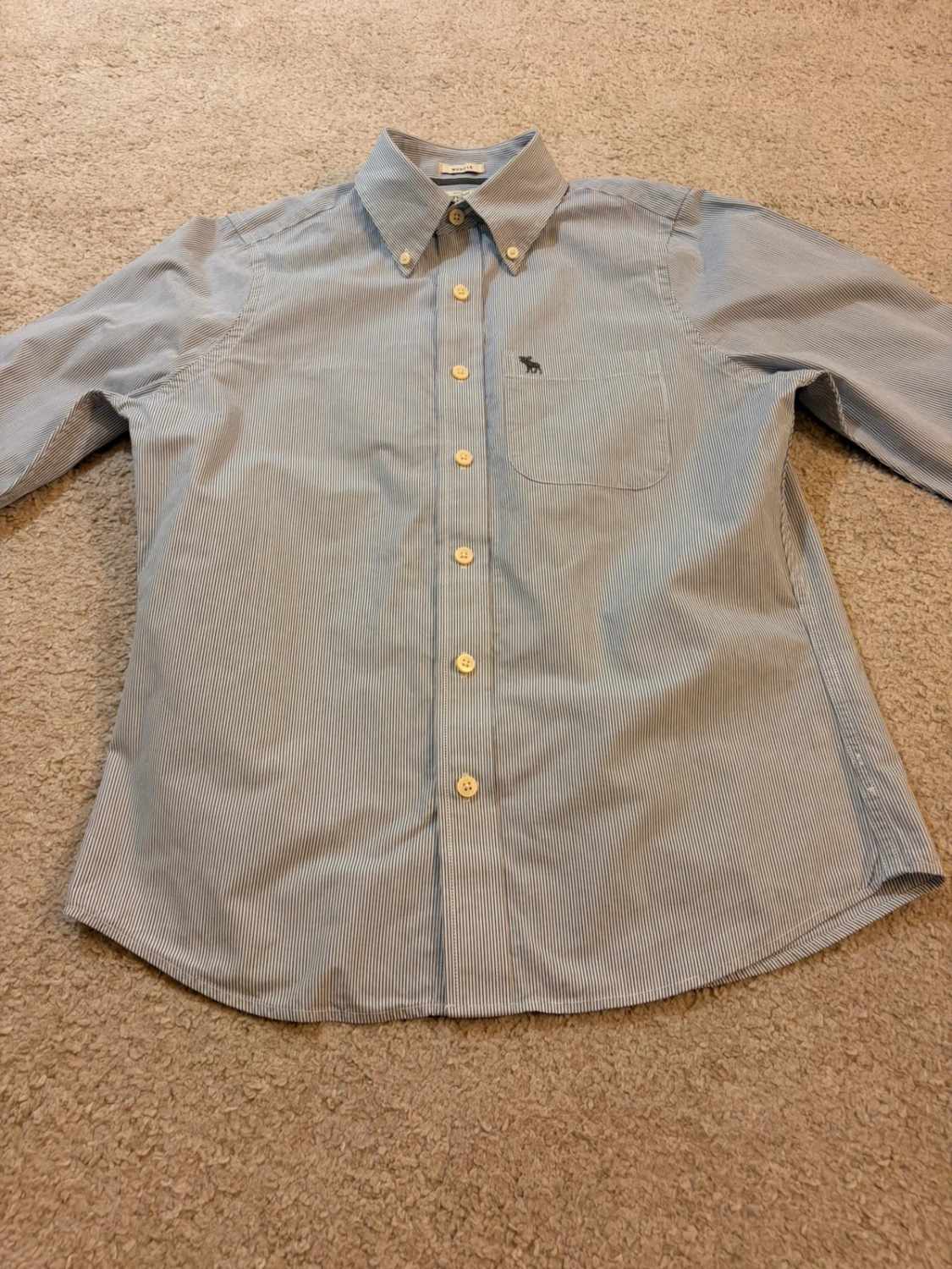 🔵 Chemise Abercrombie & Fitch à Rayures - Élégance Décontractée
