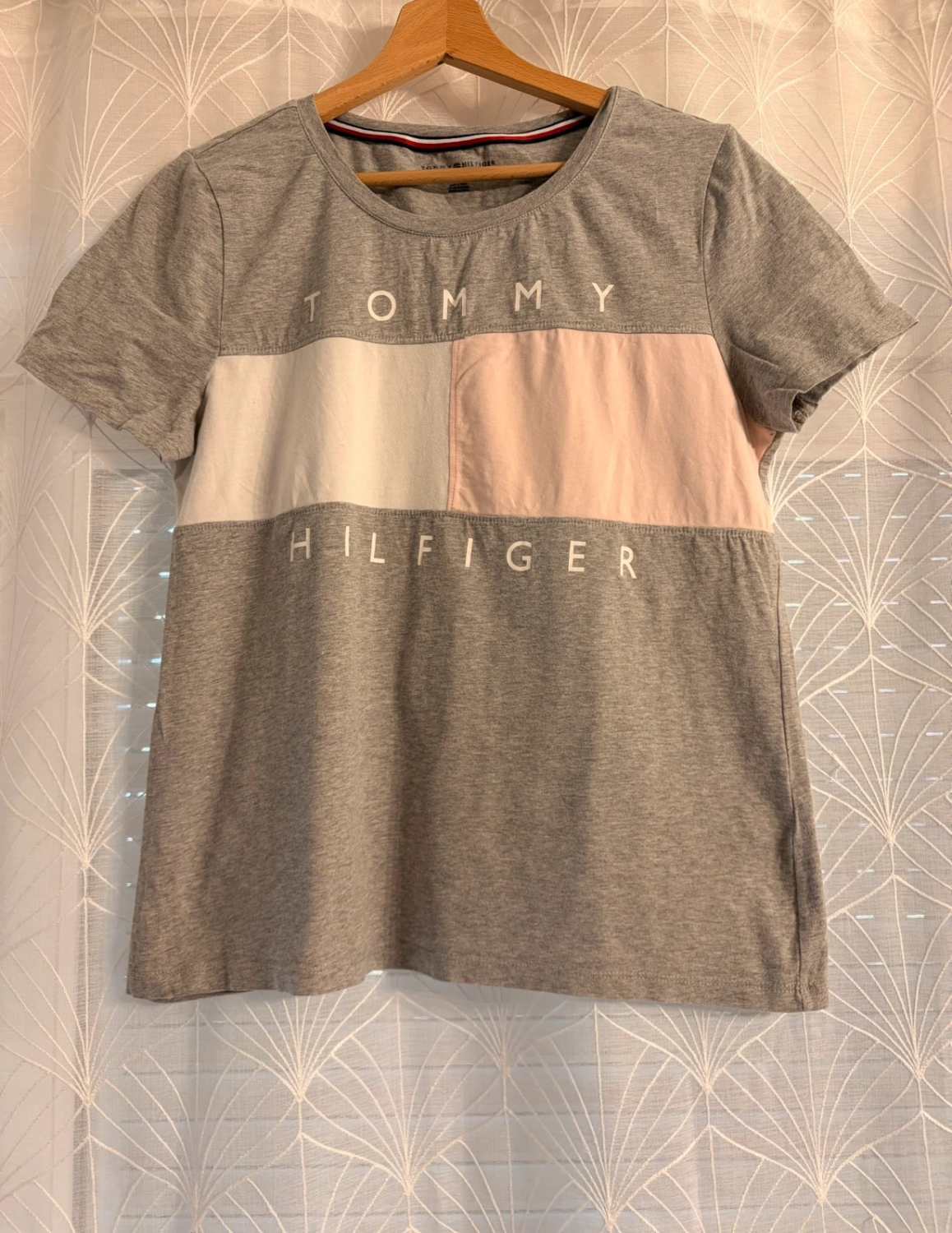 🌸🤍 T-shirt Tommy Hilfiger Gris/Blanc/Rose - Féminin & Frais