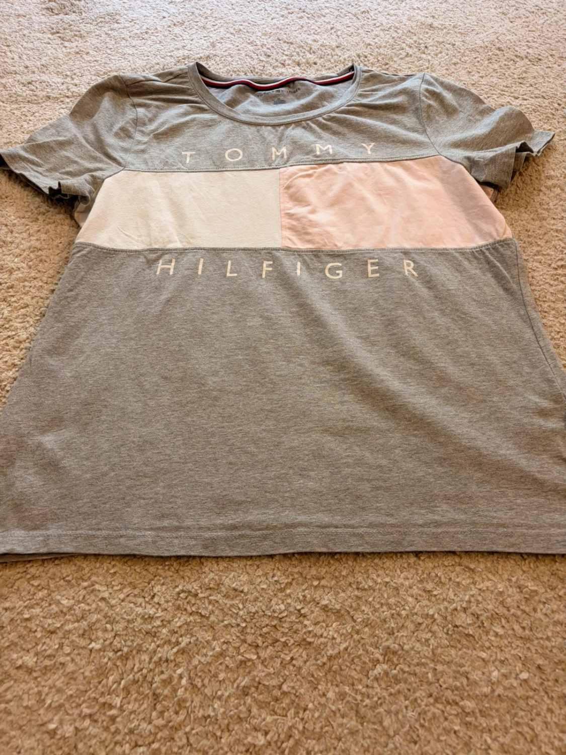 🌸🤍 T-shirt Tommy Hilfiger Gris/Blanc/Rose - Féminin & Frais