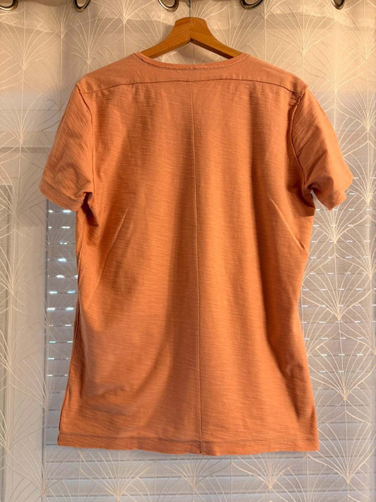 🍑 T-shirt Diesel Col V Abricot - Style Décontracté & Unique