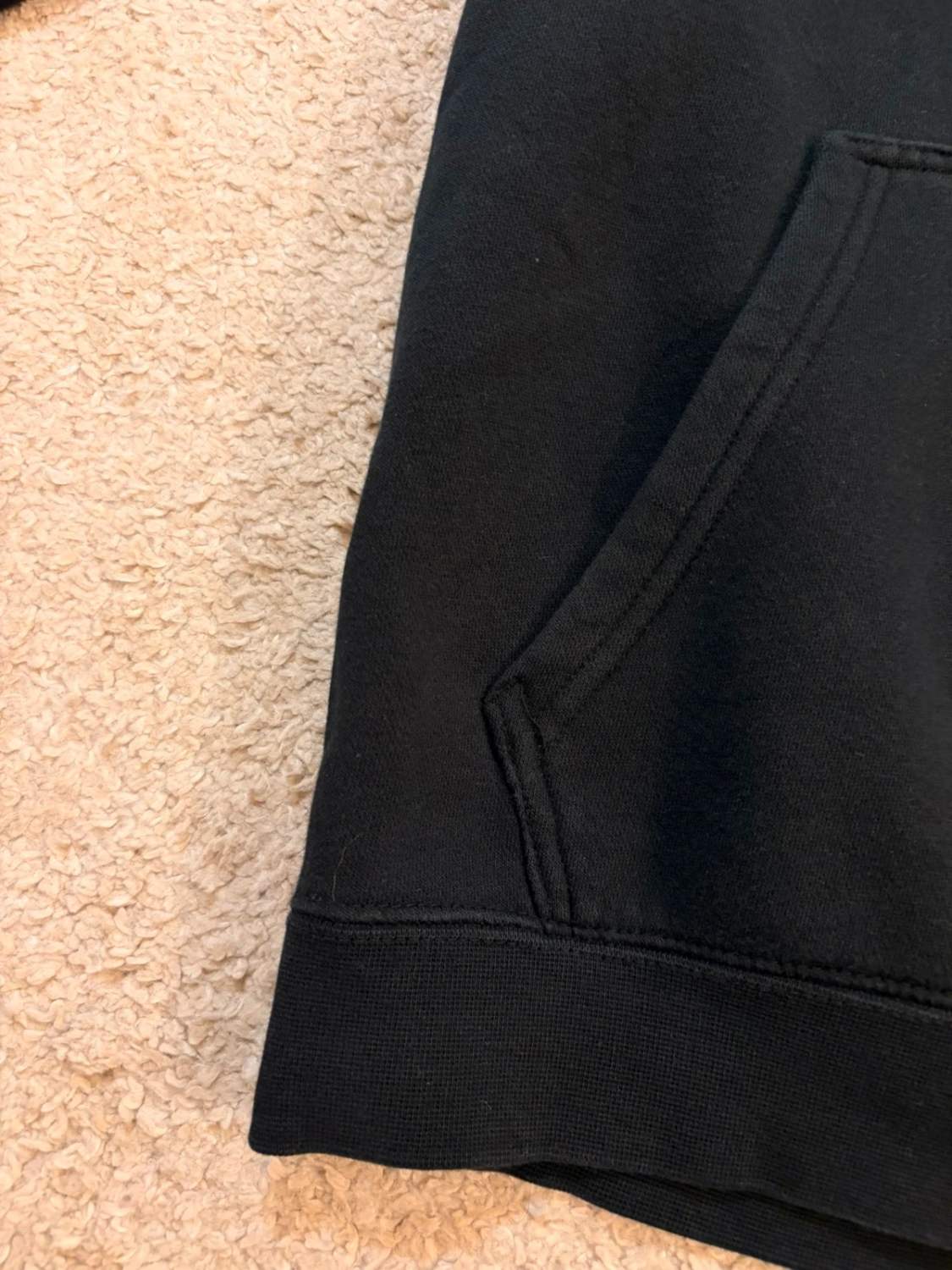 🧥 Pull Nike à Capuche Noir - Streetwear & Confortable