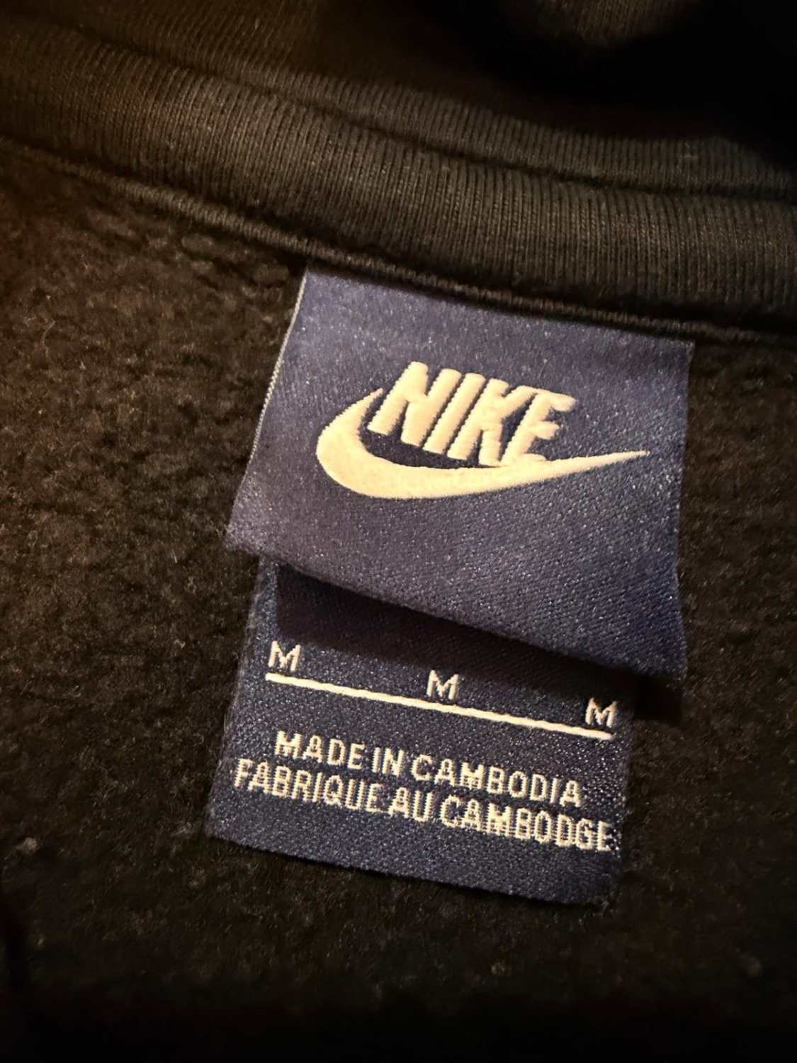 🧥 Pull Nike à Capuche Noir - Streetwear & Confortable