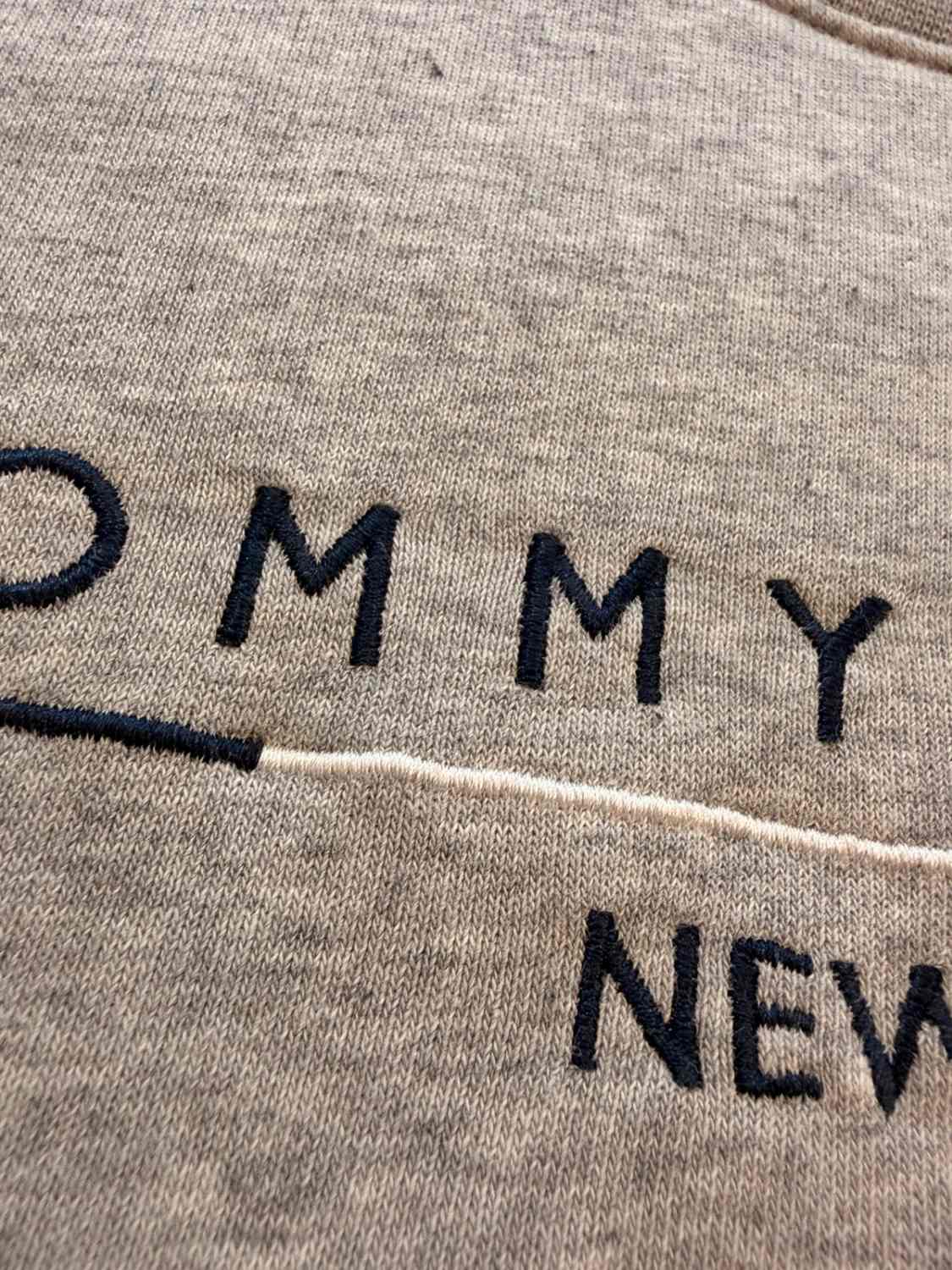 🔶 Pull Tommy Hilfiger Logo Brodé Gris - Chic & Confortable