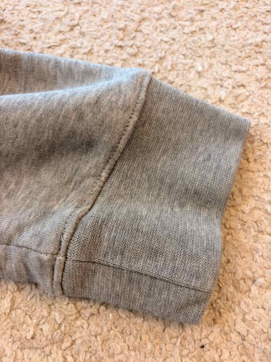 🔶 Pull Tommy Hilfiger Logo Brodé Gris - Chic & Confortable