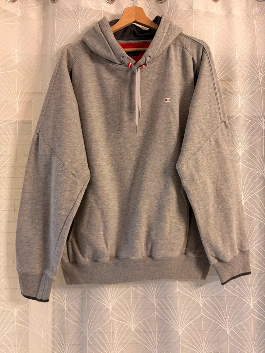 🏆 Pull Champion à Capuche Gris - Confort & Style Streetwear