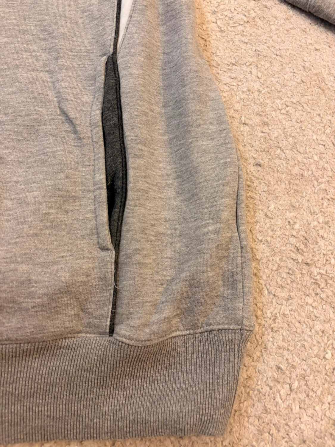 🏆 Pull Champion à Capuche Gris - Confort & Style Streetwear