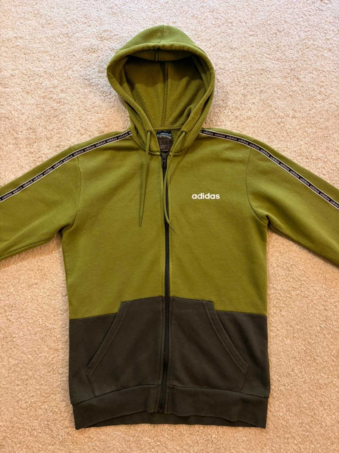 🪖🧥 Pull Adidas à Capuche Zip Kaki/Vert - Militaire & Fonctionnel