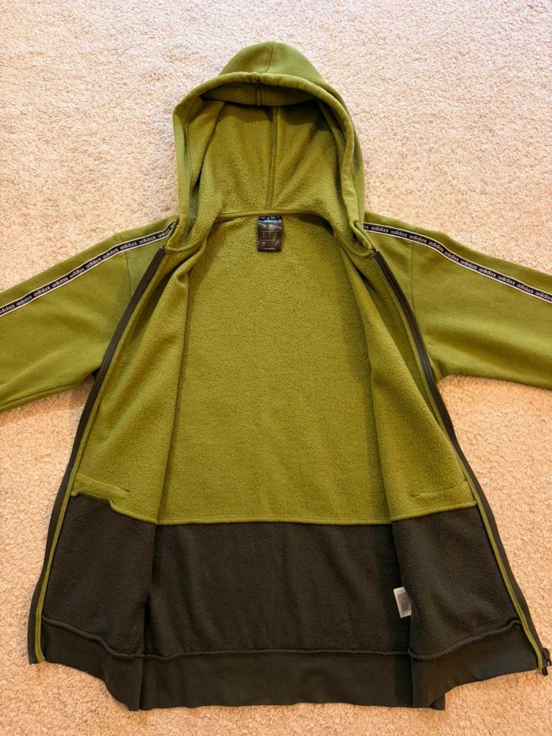 🪖🧥 Pull Adidas à Capuche Zip Kaki/Vert - Militaire & Fonctionnel