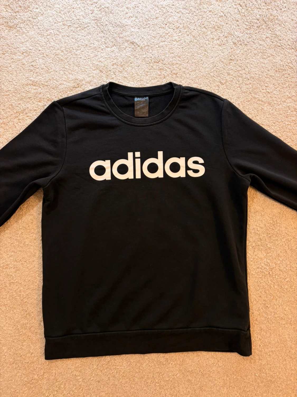 ⚫️⚪️ Pull Adidas Noir avec Logo Imprimé - Sportif & Élégant