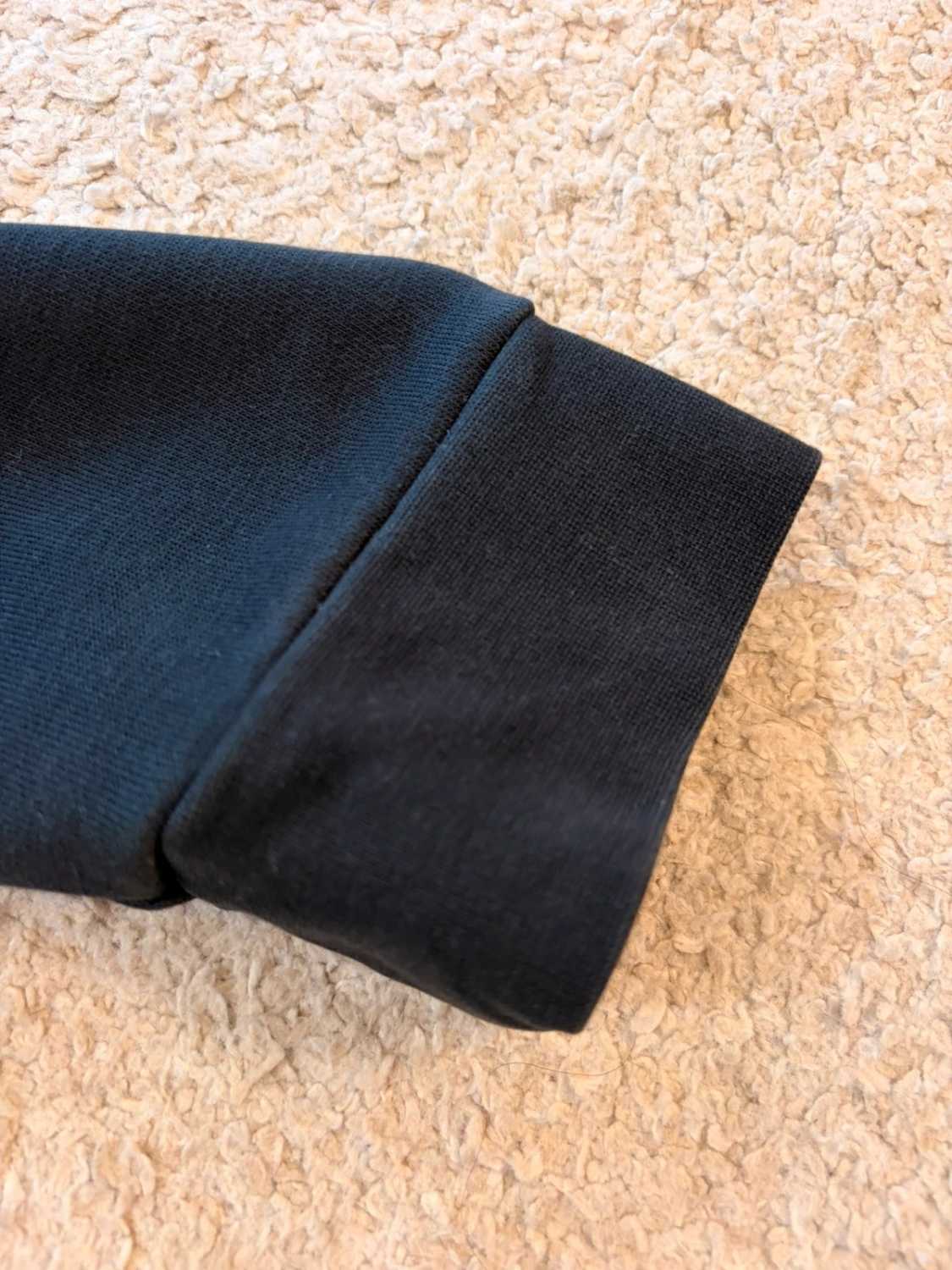 ⚫️⚪️ Pull Adidas Noir avec Logo Imprimé - Sportif & Élégant