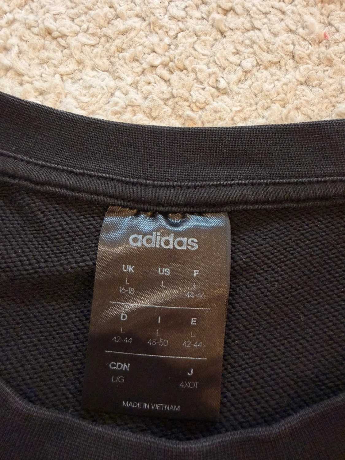 ⚫️⚪️ Pull Adidas Noir avec Logo Imprimé - Sportif & Élégant