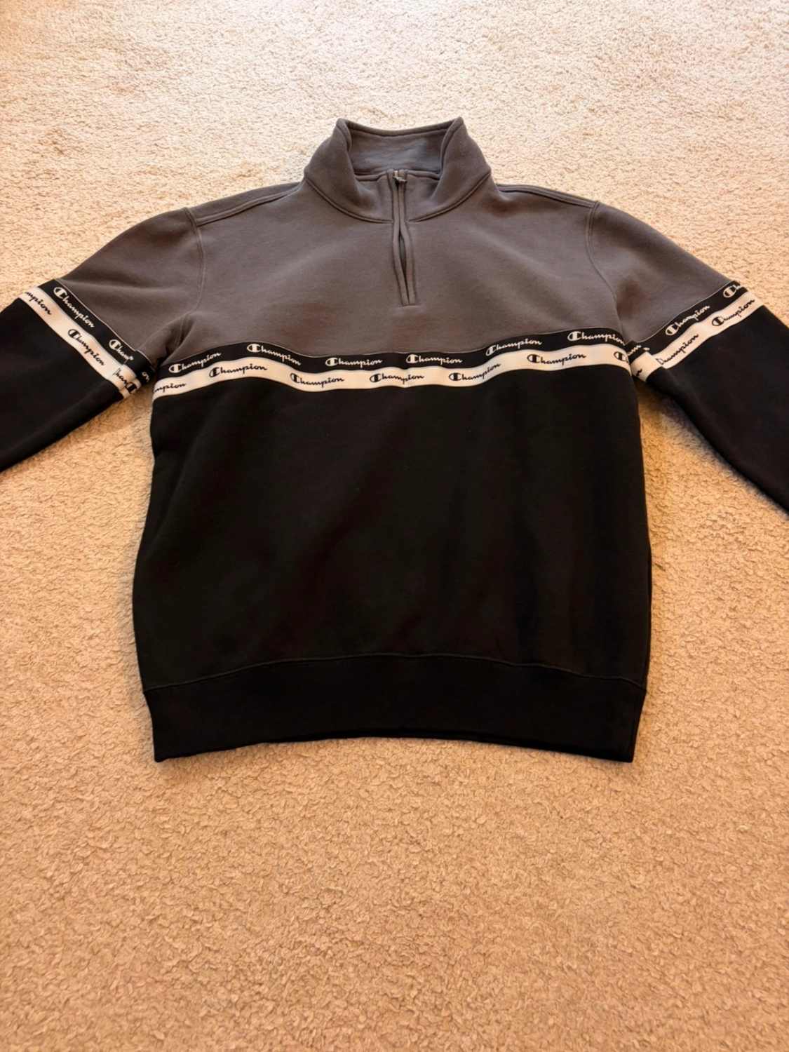 🏆 Pull Champion Noir avec Logo Imprimé