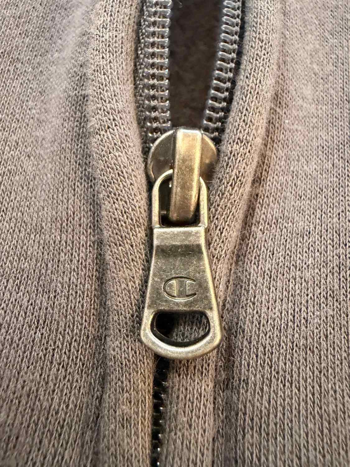 🏆 Pull Champion Noir avec Logo Imprimé