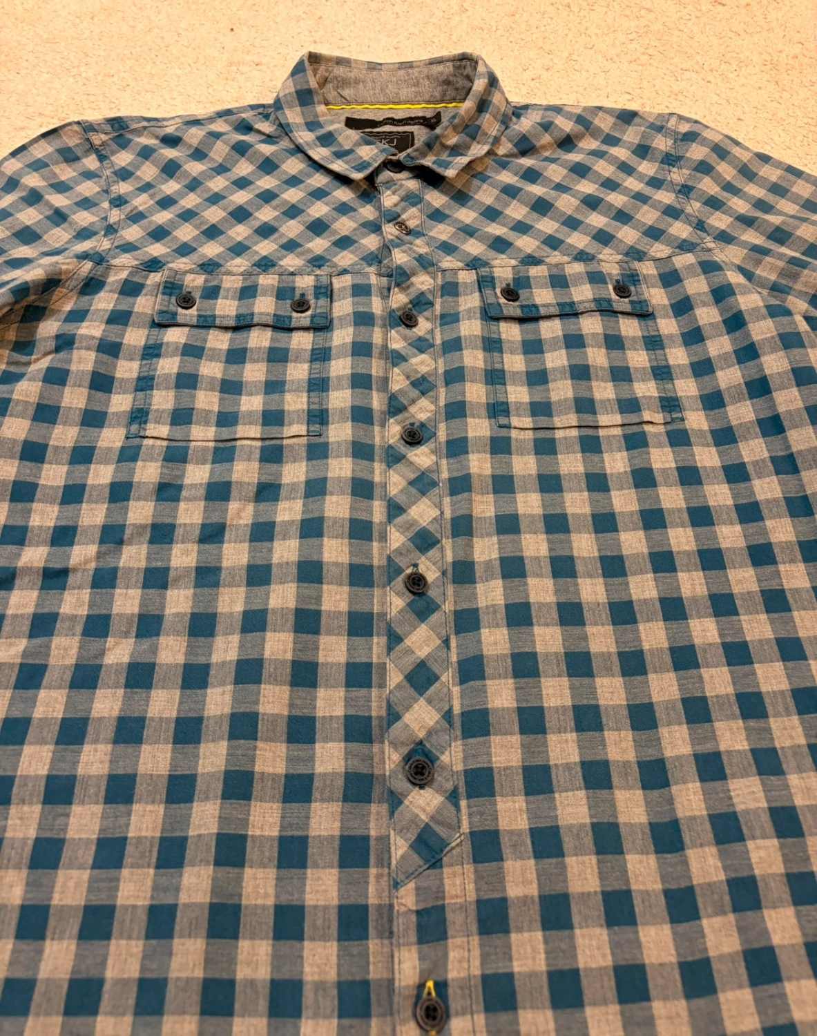 🔵 Chemise Calvin Klein Slim Fit à Carreaux Bleu/Gris - Modernité & Élégance Urbaine