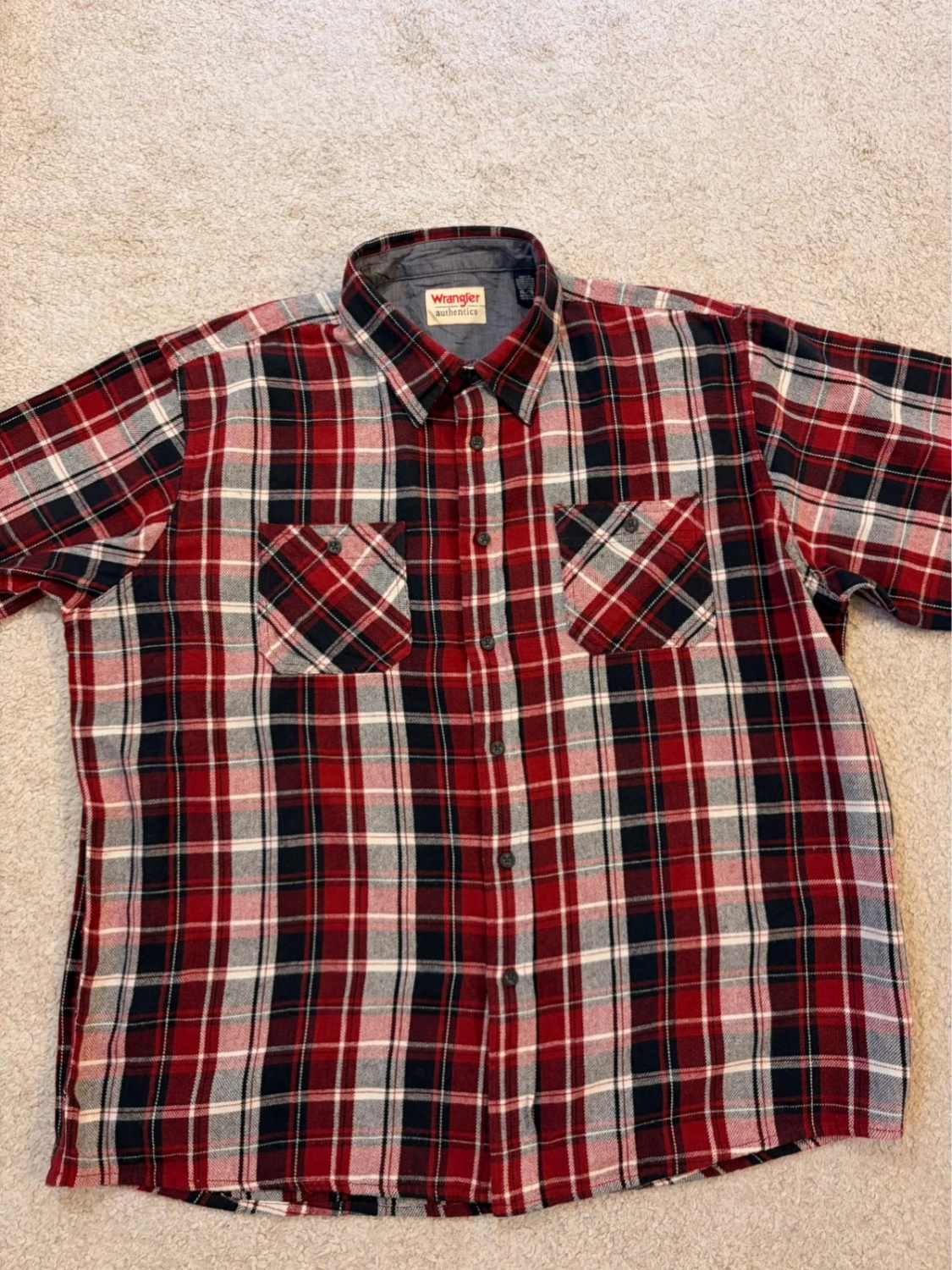 🍷 Chemise Wrangler Authentics Flannel à Carreaux Bordeaux/Noir/Blanc - Chaud & Rustique