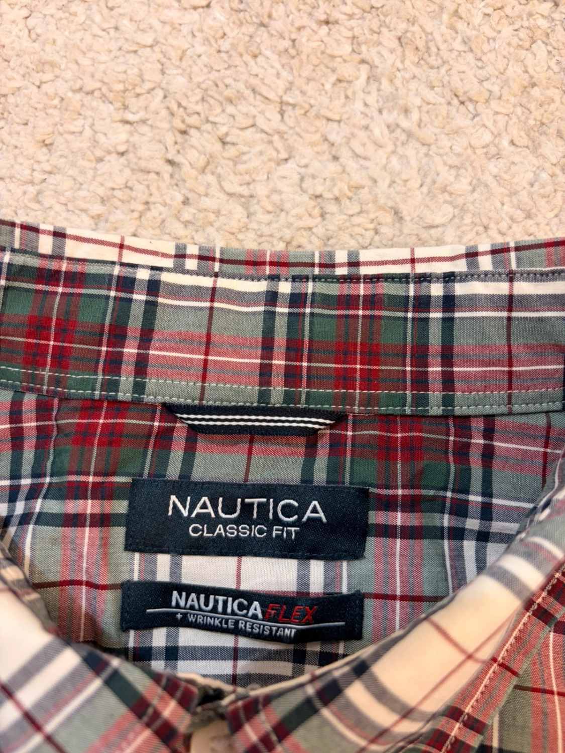 🧩 Chemise Nautica Flex+ à Carreaux Kaki/Bordeaux - Antifroissable & Pratique