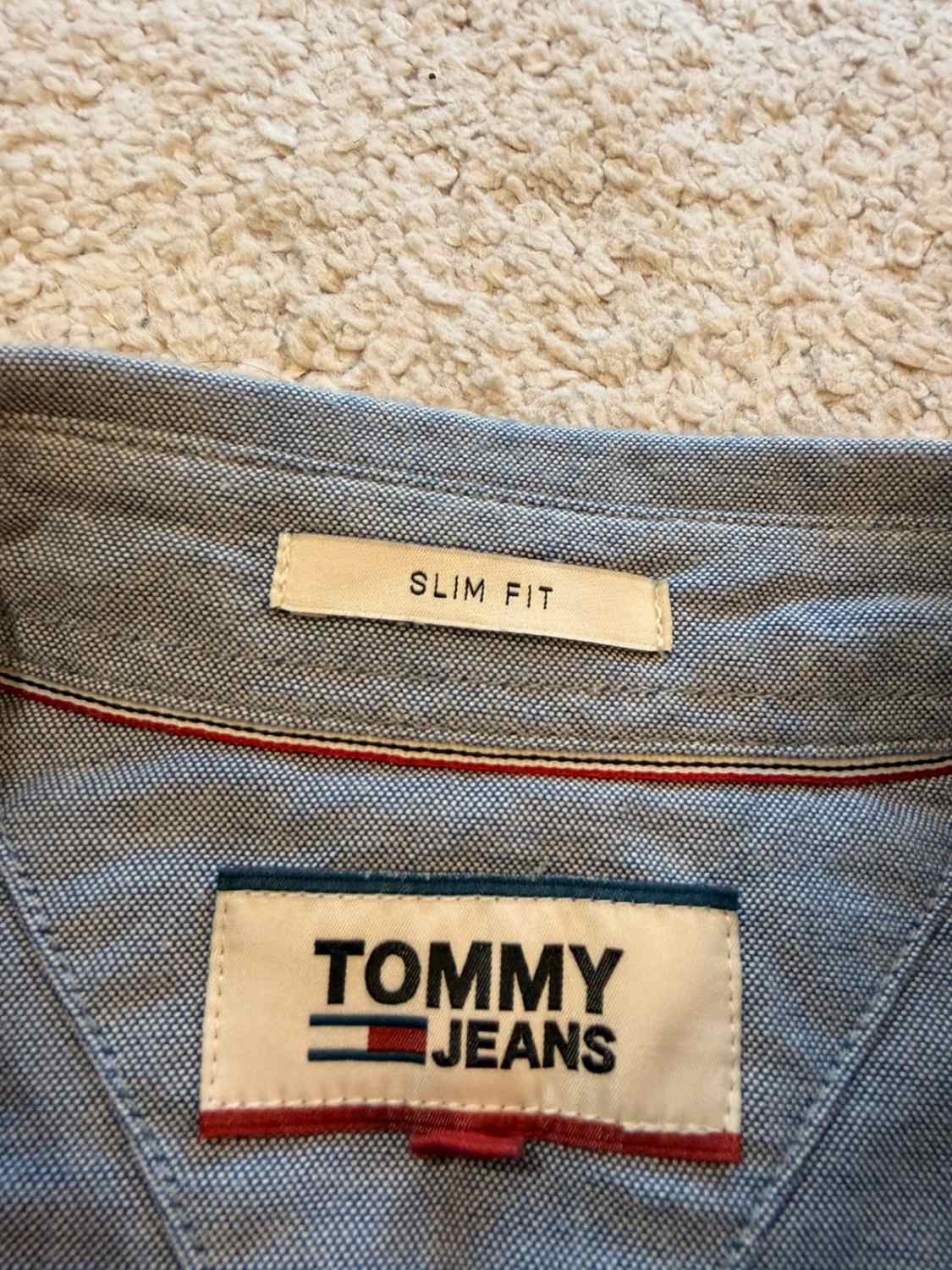 Chemise Tommy Jeans Slim Fit Bleu Clair - Coupe Affûtée & Moderne