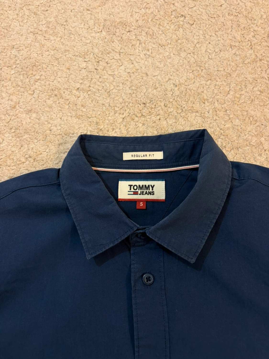 👔 Chemise Tommy Jeans Regular Fit Marine - Décontractée & Moderne - Taille S