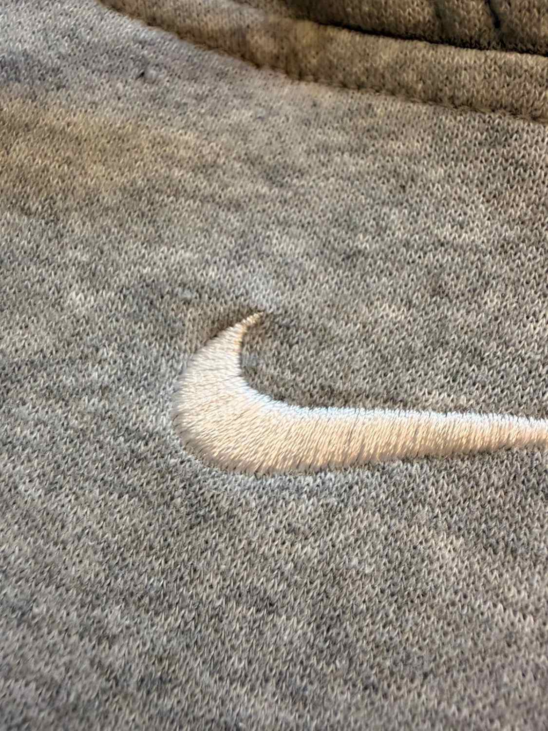 🐺 Pull Nike à Capuche Gris - Basique Confortable & Urbain