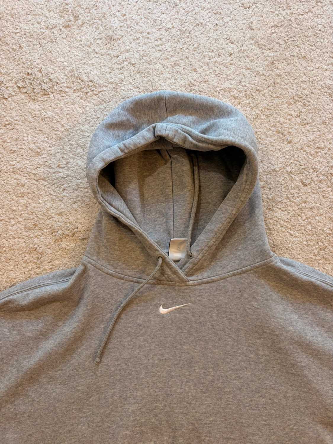 🐺 Pull Nike à Capuche Gris - Basique Confortable & Urbain