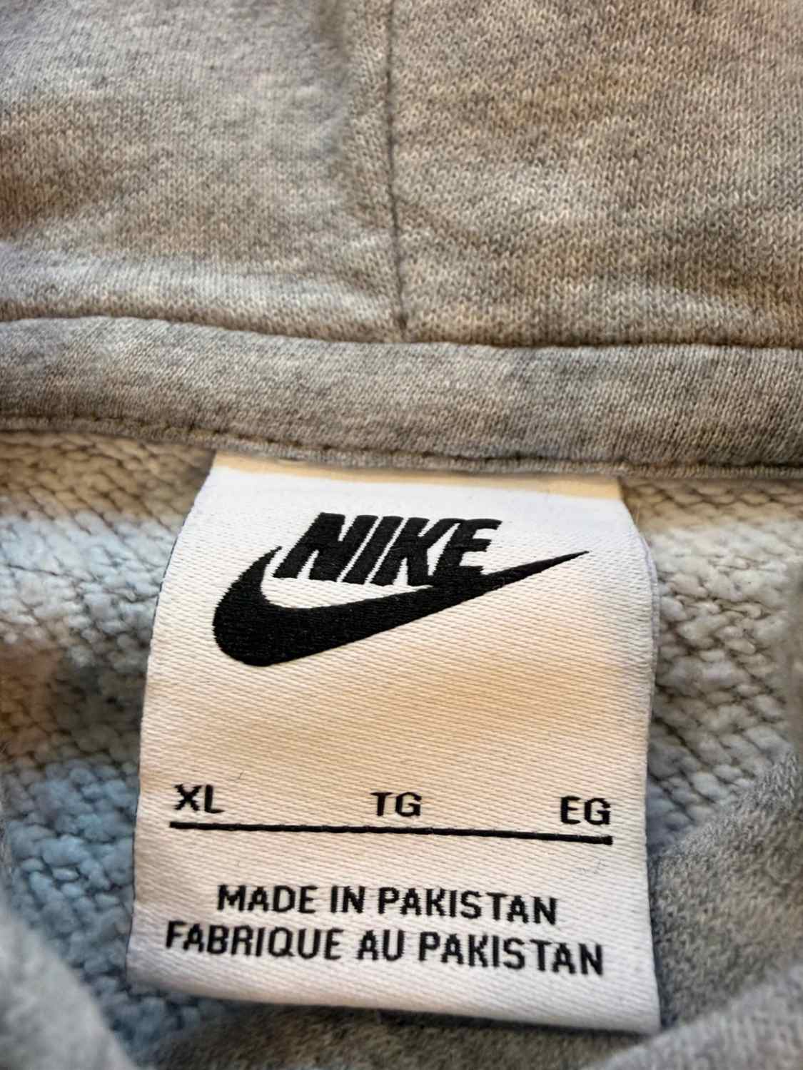 🐺 Pull Nike à Capuche Gris - Basique Confortable & Urbain