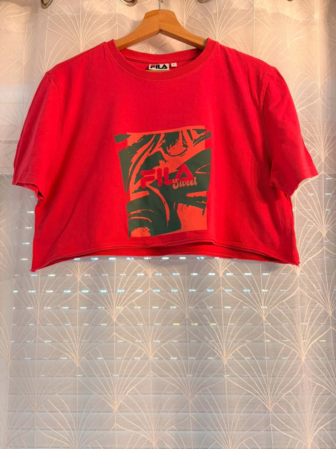 🎽 T-shirt Fila Crop Imprimé Fuchsia/Vert/Corail - Coloré & Tendance