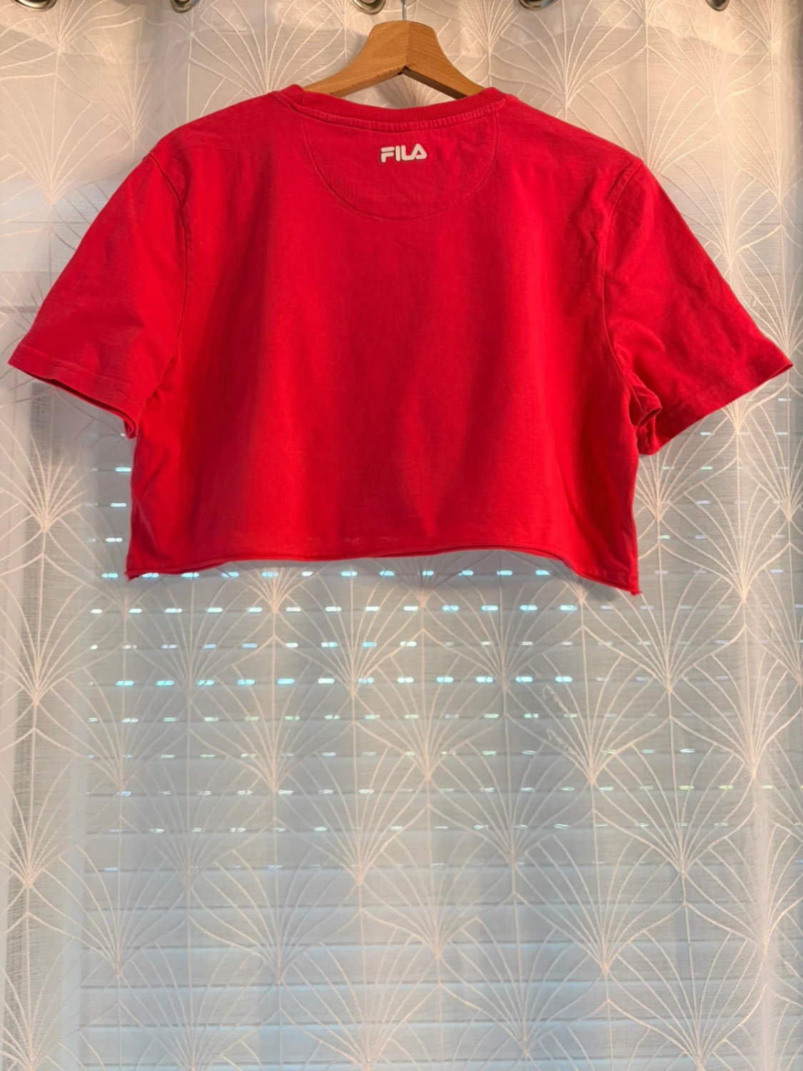 🎽 T-shirt Fila Crop Imprimé Fuchsia/Vert/Corail - Coloré & Tendance
