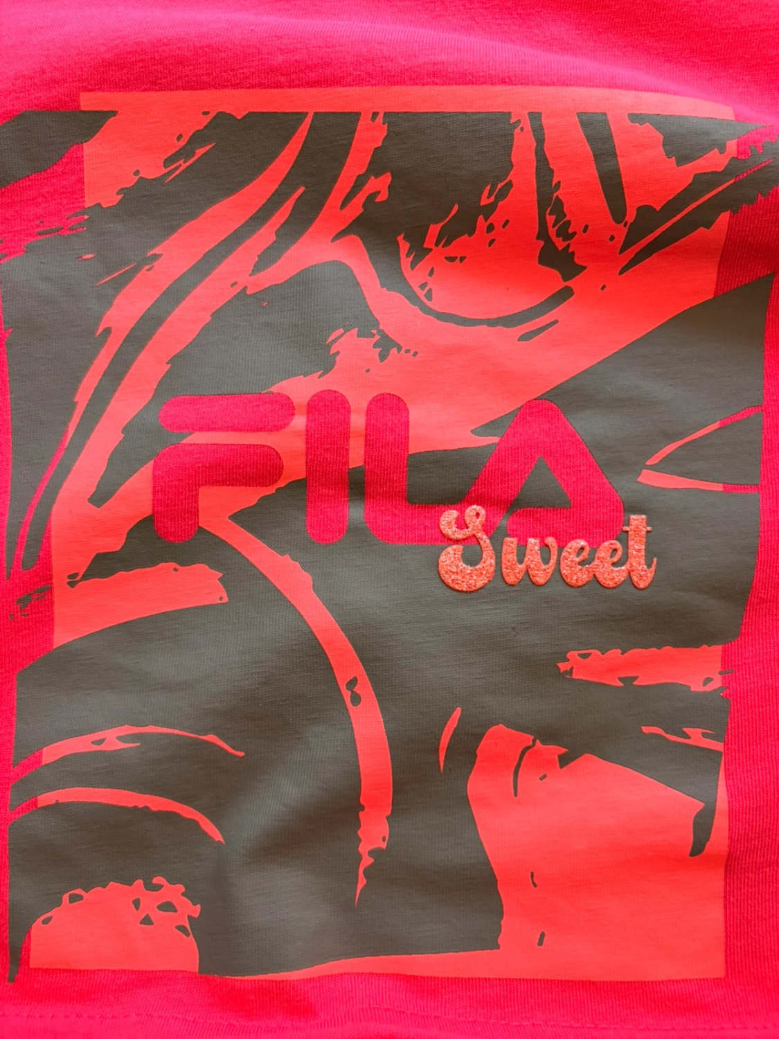 🎽 T-shirt Fila Crop Imprimé Fuchsia/Vert/Corail - Coloré & Tendance