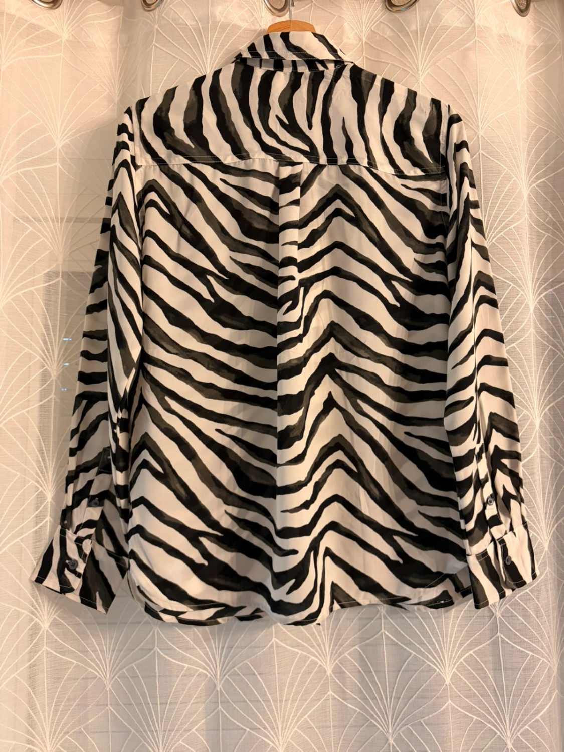 Blouse Banana Republic 'Dillon' à Motif Zèbre Blanc/Noir - Audacieuse & Graphique