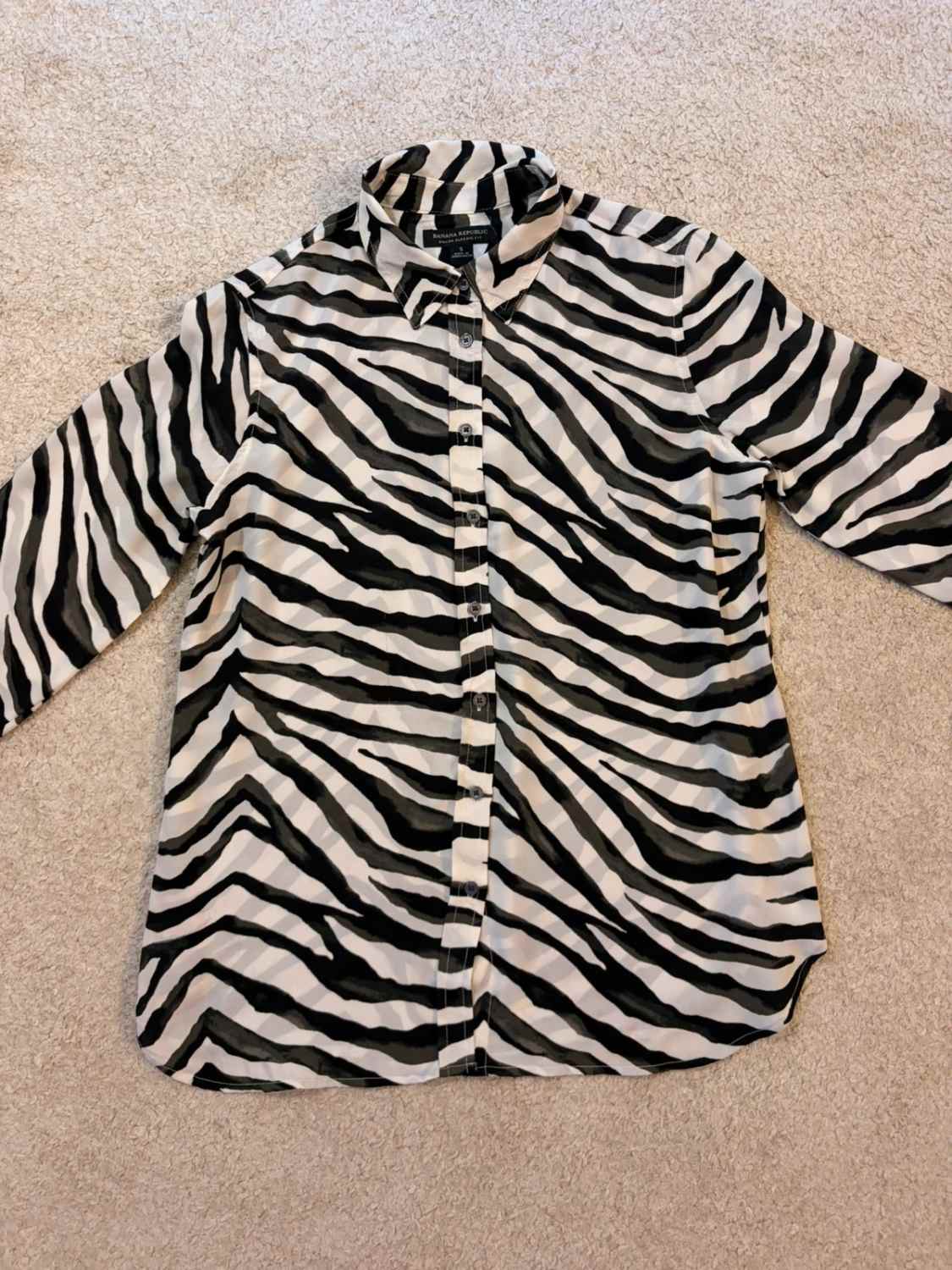 Blouse Banana Republic 'Dillon' à Motif Zèbre Blanc/Noir - Audacieuse & Graphique