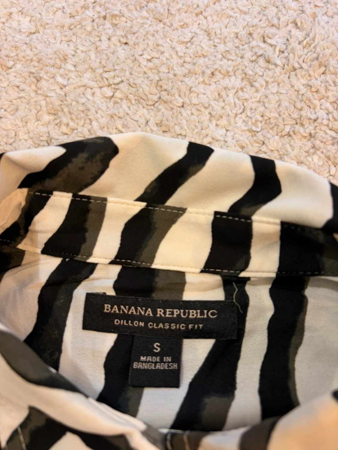 Blouse Banana Republic 'Dillon' à Motif Zèbre Blanc/Noir - Audacieuse & Graphique